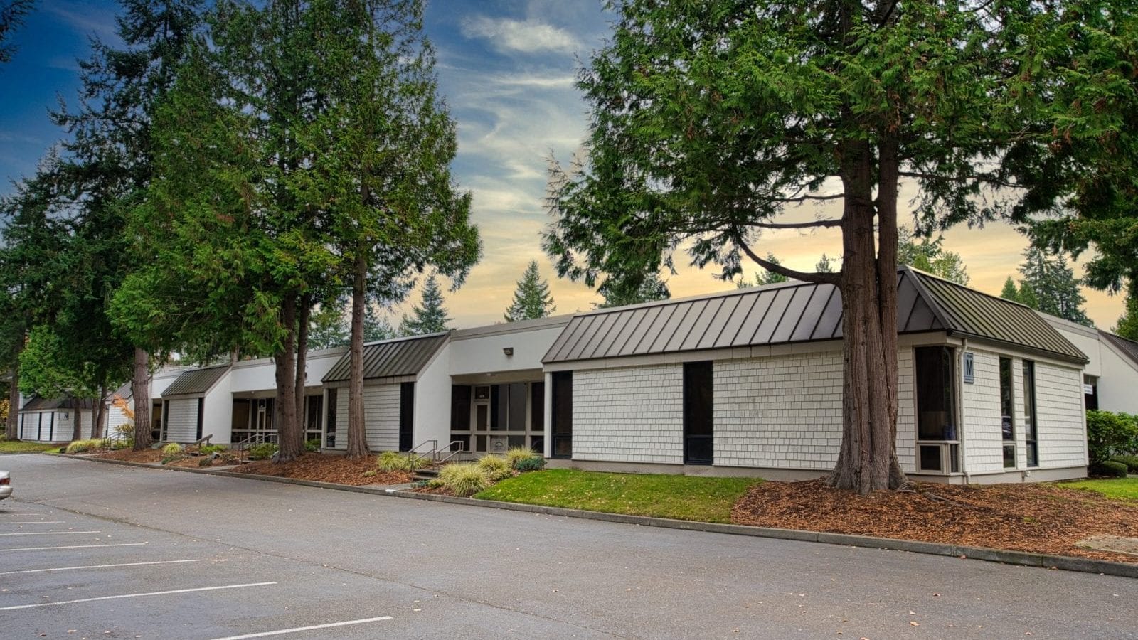 1,150 SF Industrial Space in Redmond, WA Photo